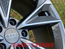 AU-RS7-GM