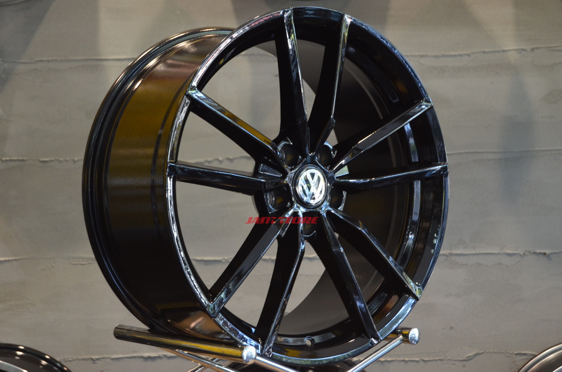 VW-170 black